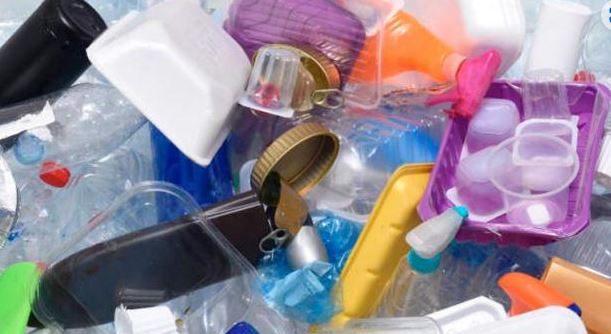 La DGT resol diferents qüestions sobre el nou impost especial sobre envasos de plàstic no reutilitzables