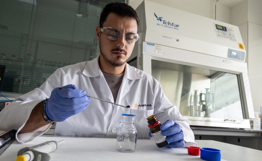 AIMPLAS treballa en la recuperació de matèries primeres crítiques com el liti o l’or mitjançant el reciclatge d’aparells elèctrics i electrònics.
