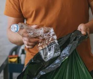 Investigadors desenvolupen un nou plàstic biodegradable amb propietats termoplàstiques similars al polietilè