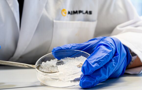 AIMPLAS incorpora microorganismes en productes de plasticultura per millorar l’eficiència dels cultius i reduir els fertilitzants químics.