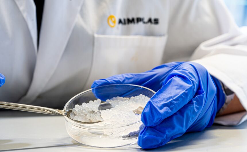 Bioencapsulació (6) AIMPLAS incorpora microorganismes en productes de plasticultura per millorar l’eficiència dels cultius i reduir els fertilitzants químics.