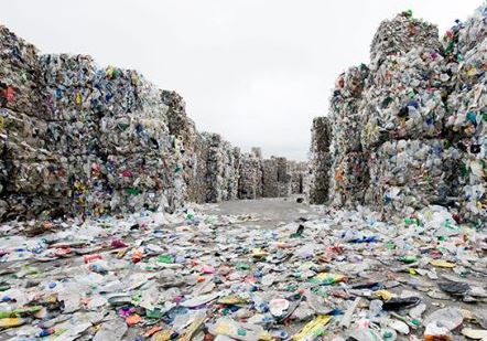 Tres obstacles per a un tractat global contra la contaminació per plàstic