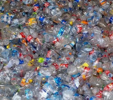 1 Per què entren en fallida els recicladors de plàstic just quan l’economia circular està en plena expansió?
