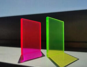 Plaques colorides de PMMA