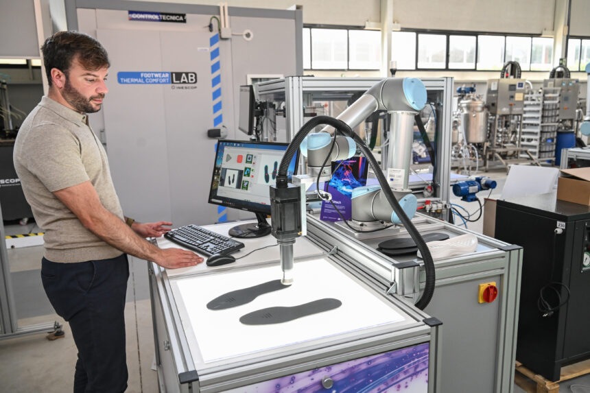 El projecte PLASRECO substitueix els recobriments de PFAS amb plasma atmosfèric