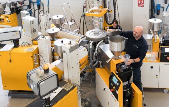 AIMPLAS amplia el reconeixement de RecyClass als sectors d’automoció i elèctric-electrònic