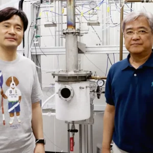 La primera torxa de plasma hidrogen del món revoluciona el reciclatge de plàstics