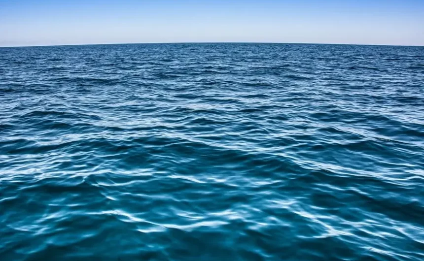 Ocean_water_2-1 Reactor xinès converteix CO₂ marí en bioplàstics