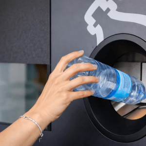 Del 42% al 70%: el repte de la recollida d’ampolles de plàstic i l’arribada de l’SDDR