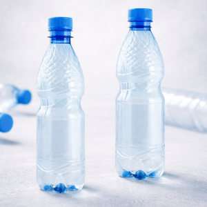 La UE fixa com calcular el plàstic reciclat en ampolles La UE fixa com calcular el plàstic reciclat en ampolles