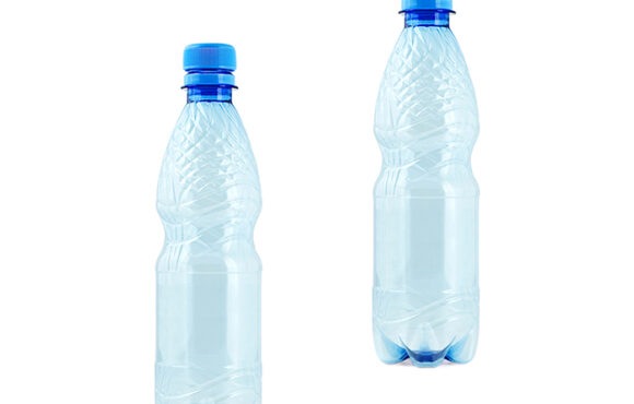 La UE fixa com calcular el plàstic reciclat en ampolles